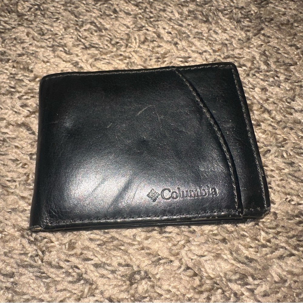 Columbia Classic Black Wallet